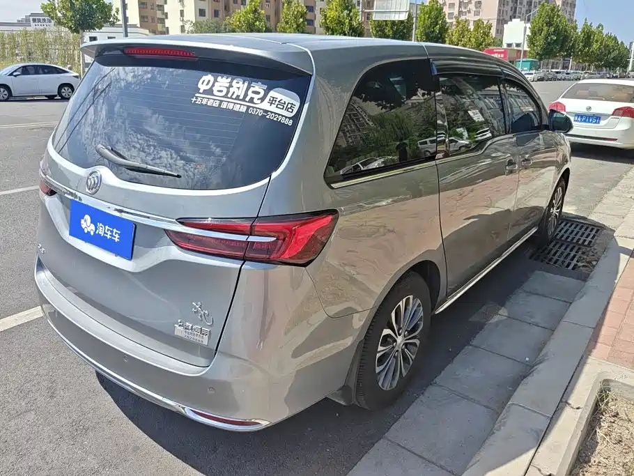 Buick GL8 — миниатюра 3