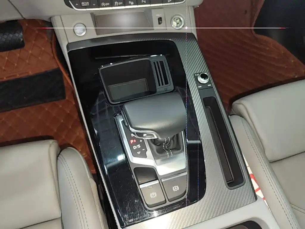Audi Q5L — миниатюра 14