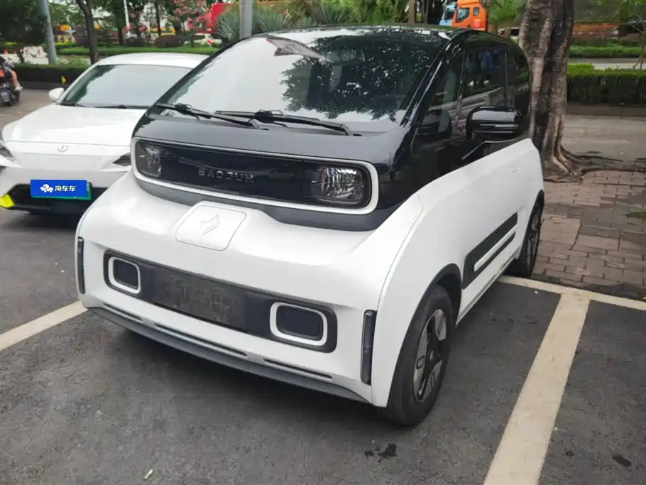 Baojun E300 2020