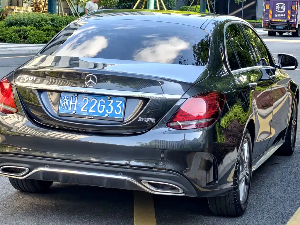 Mercedes-Benz C-Class — миниатюра 5