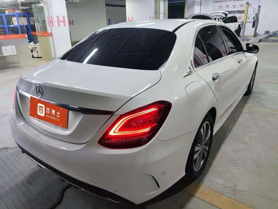 Mercedes-Benz C-Class — миниатюра 6