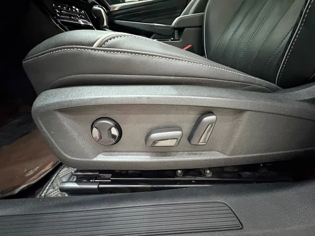 Volkswagen Passat 2023 330TSI Elite