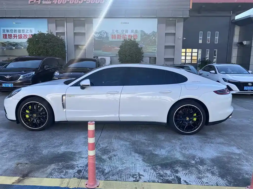 Porsche Panamera Hybrid — миниатюра 5