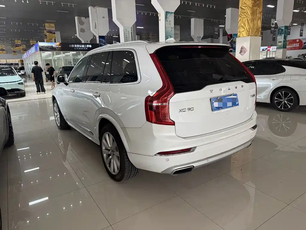Volvo XC90 — миниатюра 6
