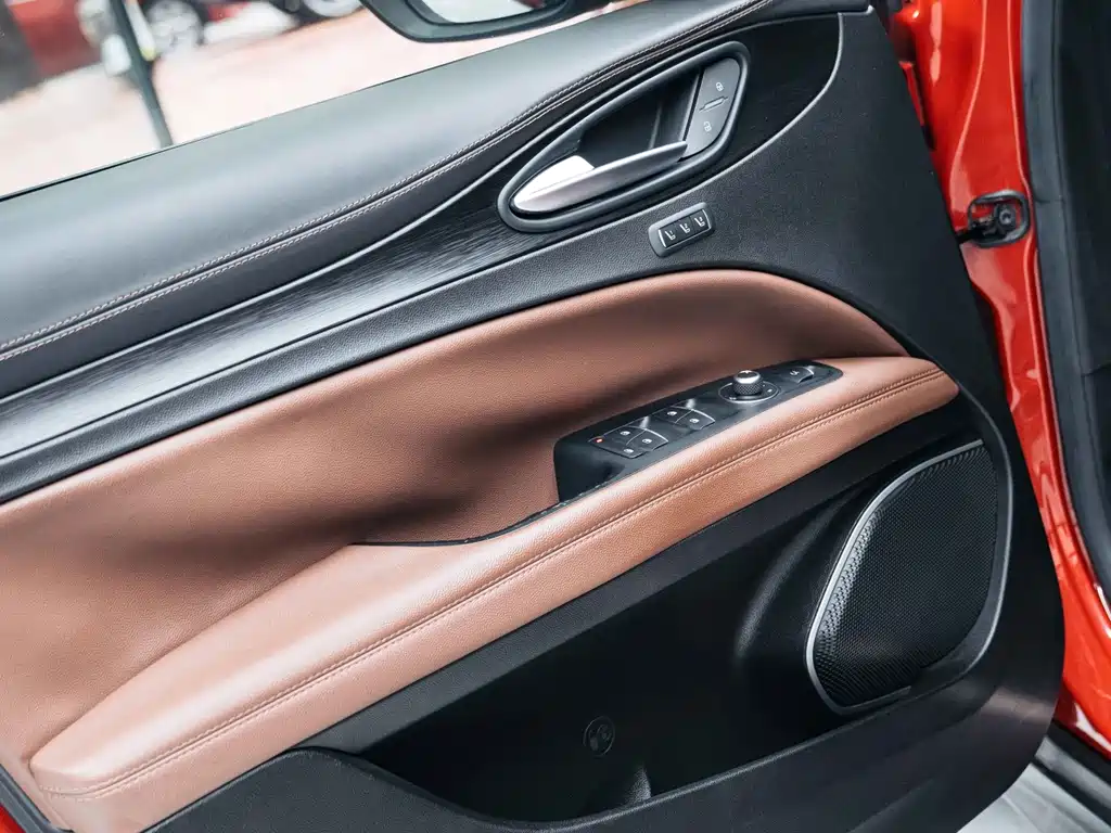 Alfa Romeo Stelvio — миниатюра 15