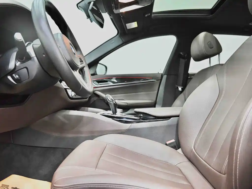 BMW 5 Series — миниатюра 26