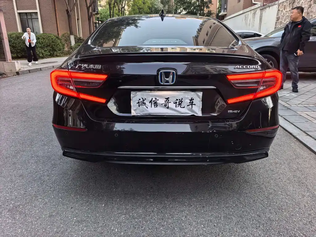Honda Accord — миниатюра 15