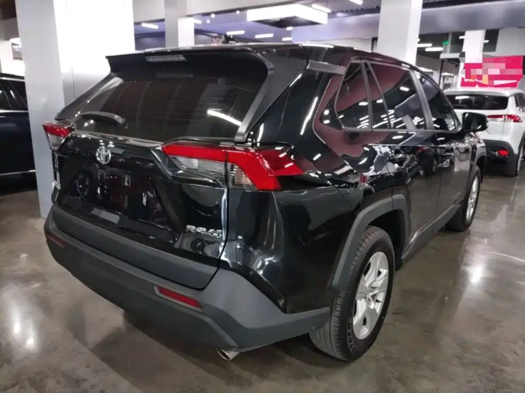 Toyota RAV4 2024 2.0L CVT