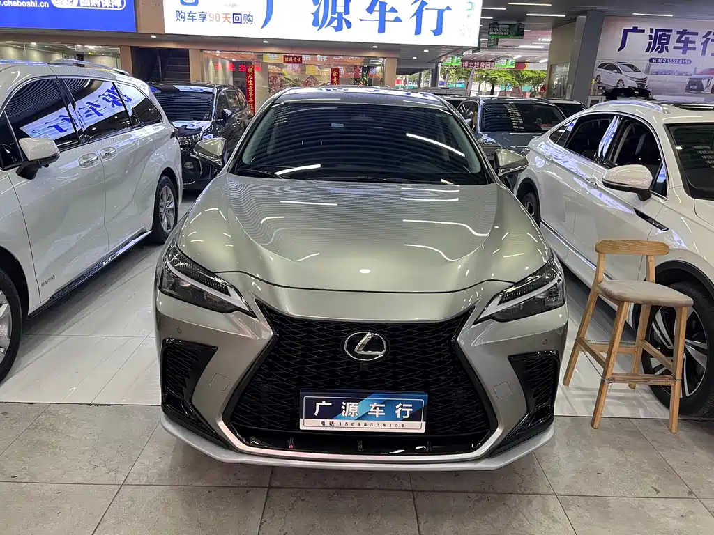 Lexus NX 2022 260