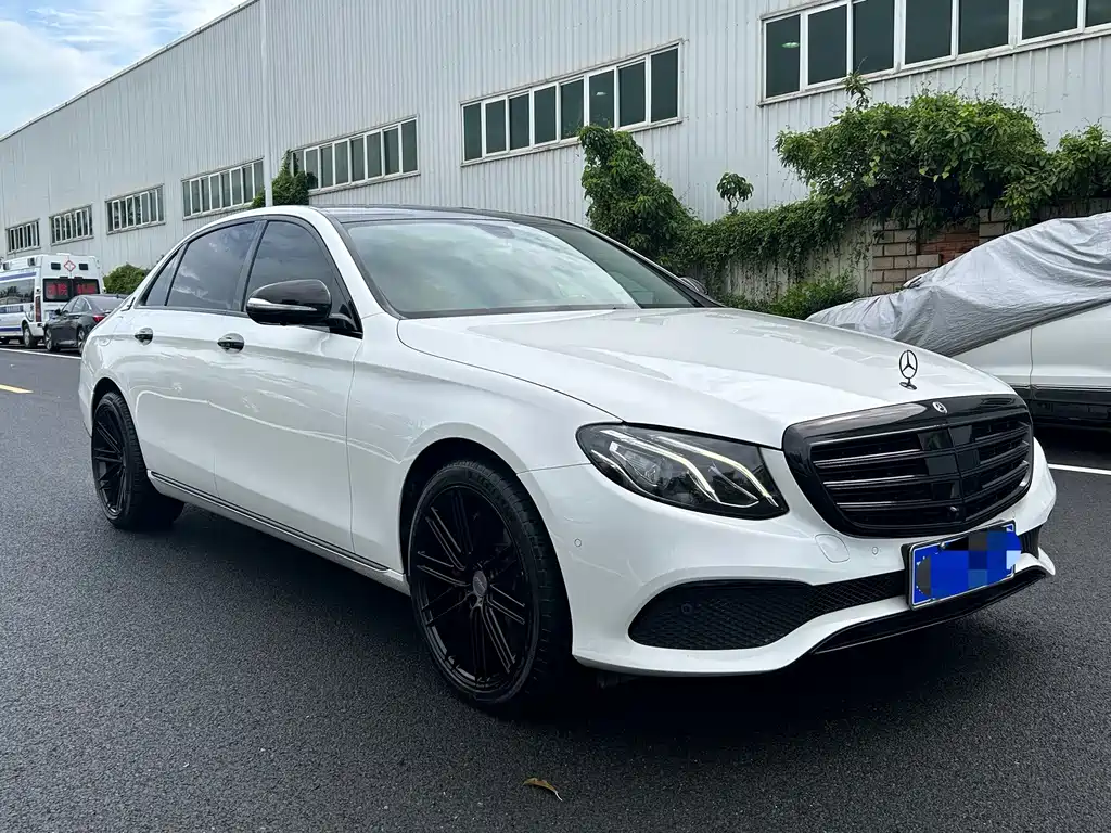 Mercedes-Benz E-Class — миниатюра 3