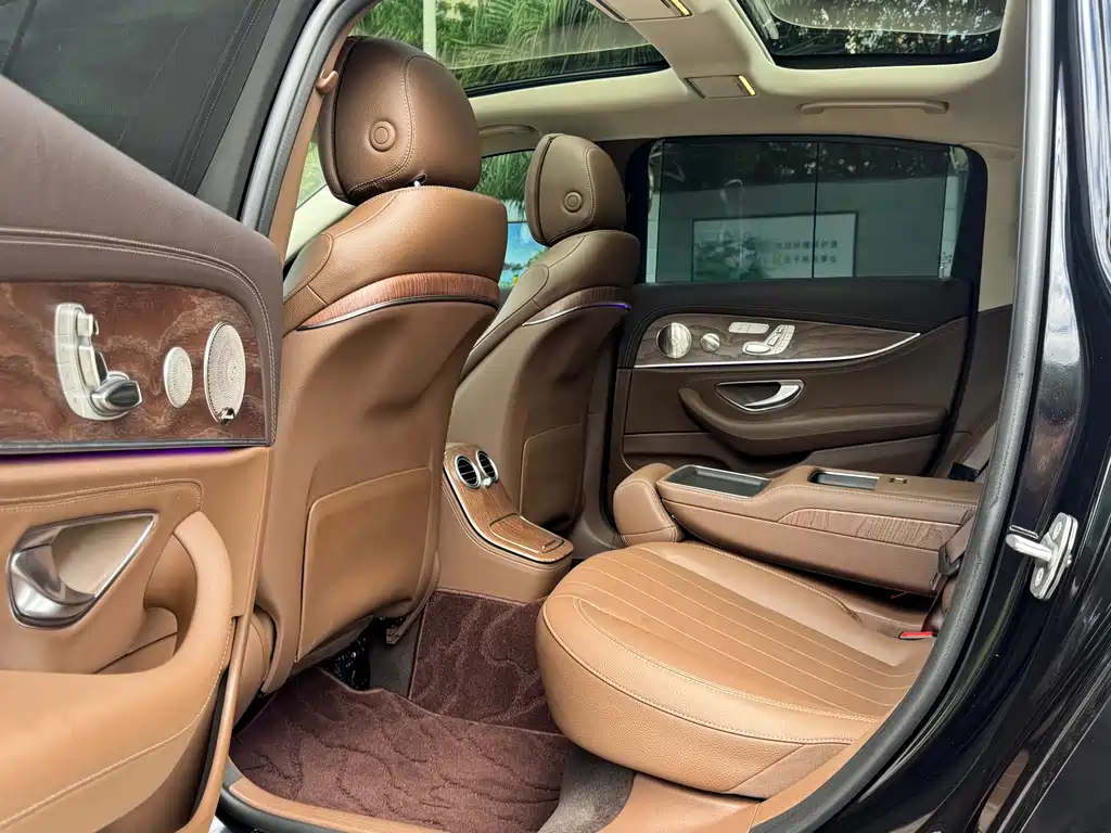 MERCEDES-BENZ E CLASS