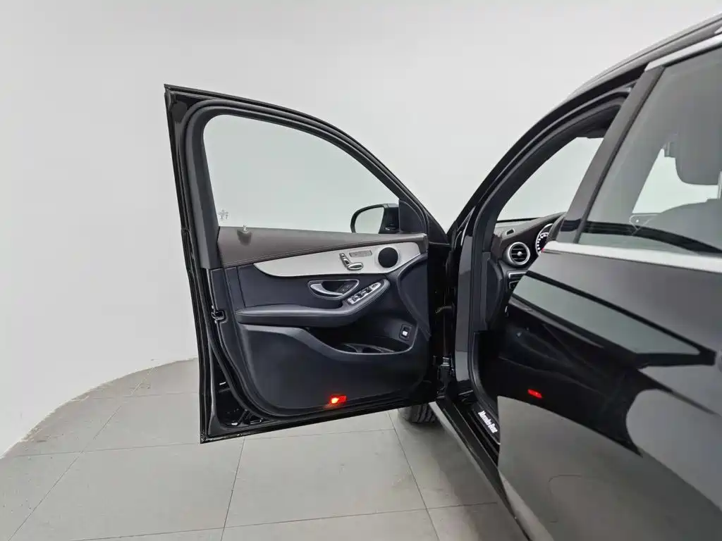 Mercedes-Benz GLC — миниатюра 8