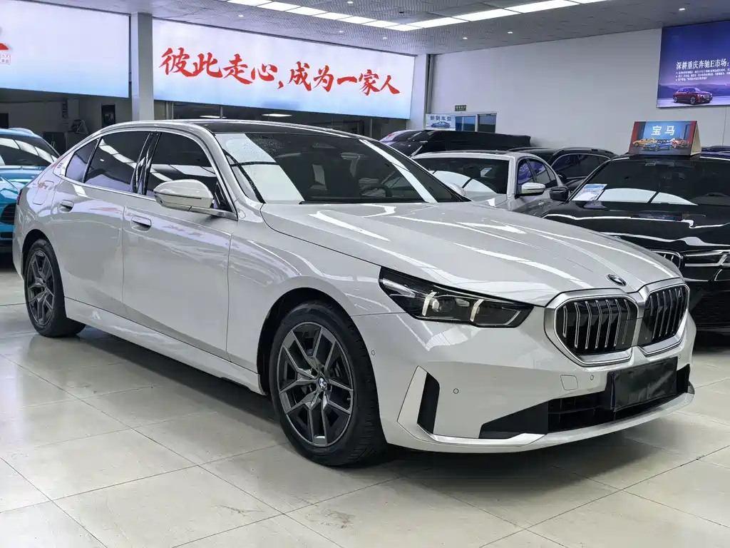 BMW 5 Series — миниатюра 3