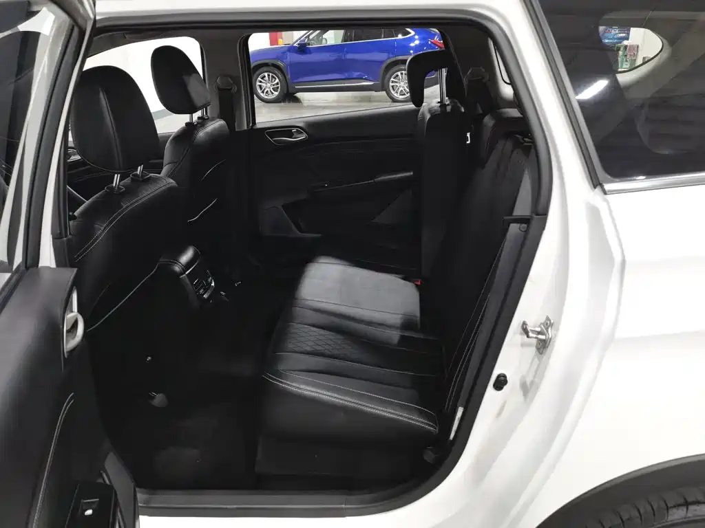 Baojun 310W — миниатюра 15