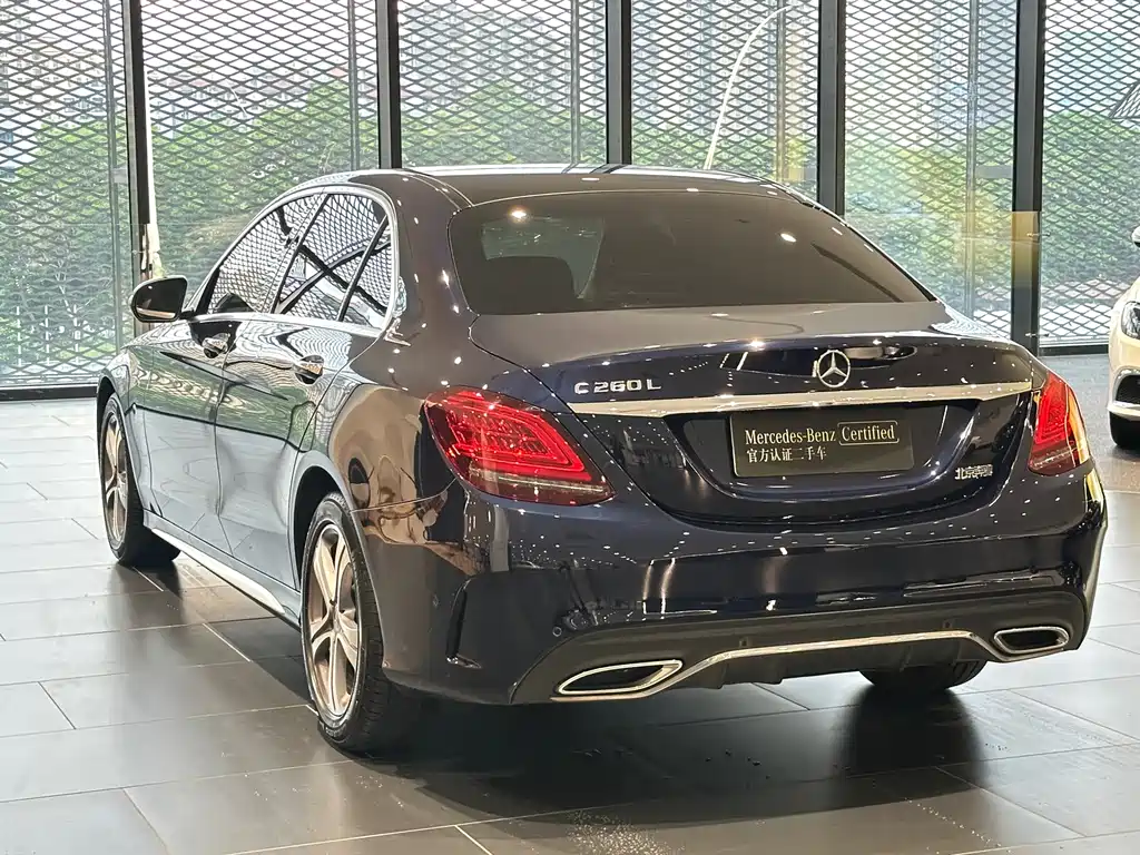 Mercedes-Benz C-Class — миниатюра 6