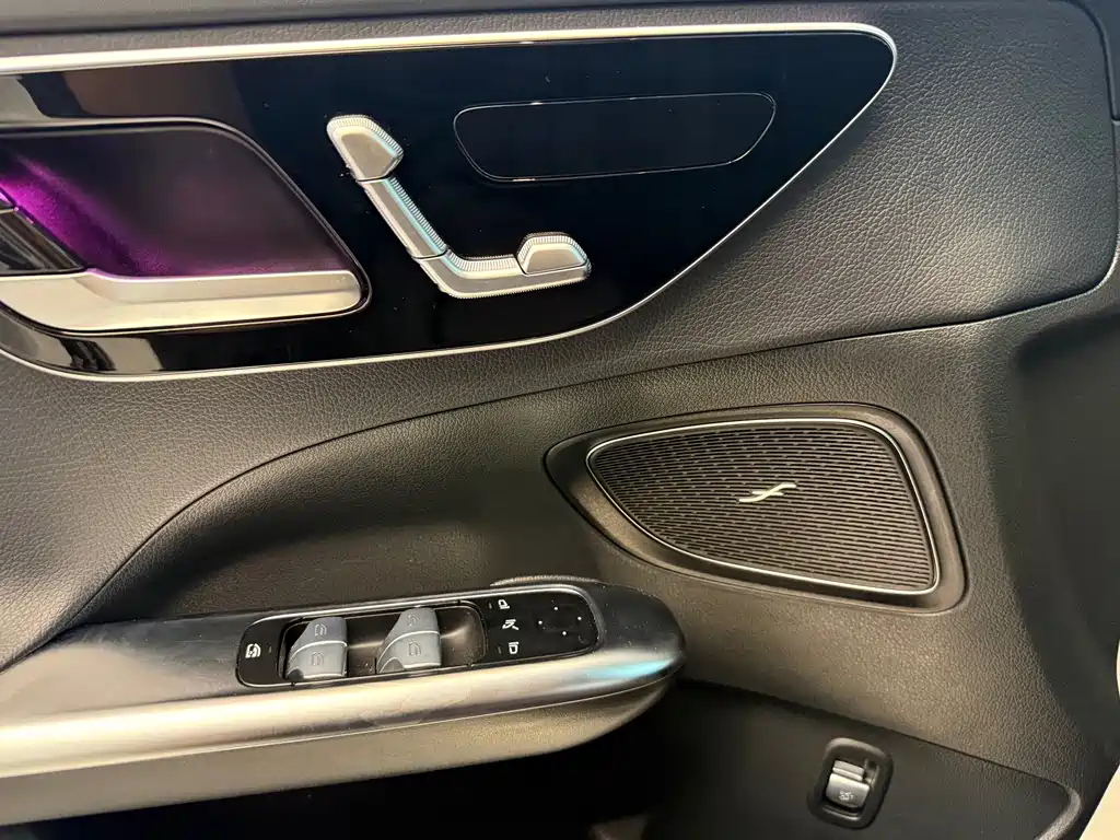 Mercedes-Benz C-Class — миниатюра 15
