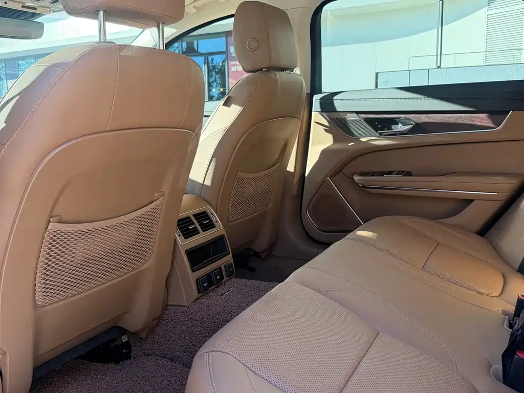 Jaguar XFL — миниатюра 11