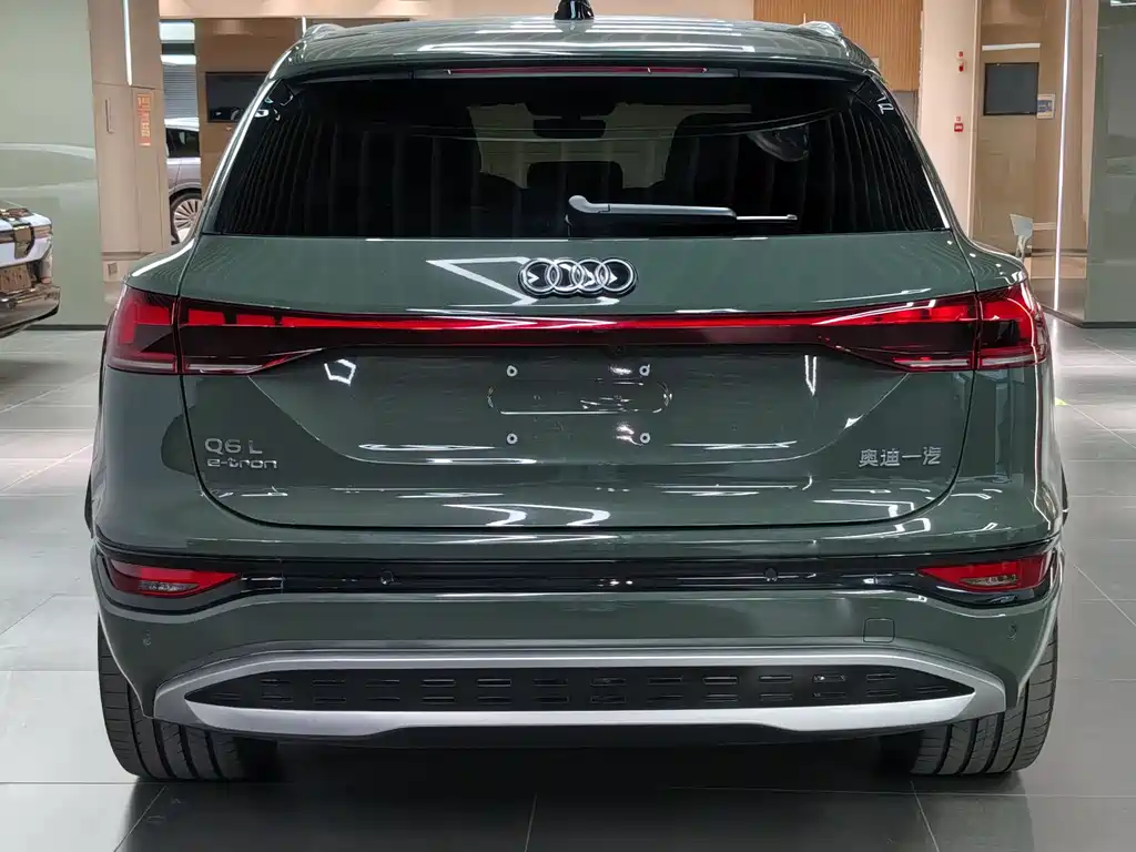Audi Q6L e-tron
