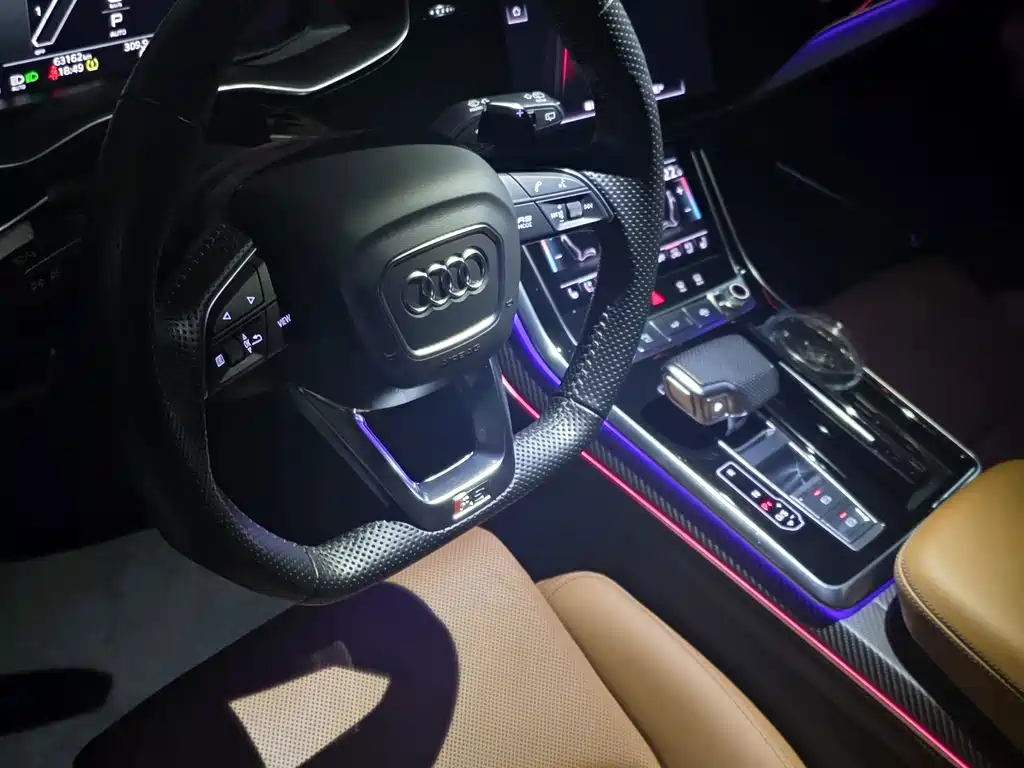 Audi RS Q8 — миниатюра 5