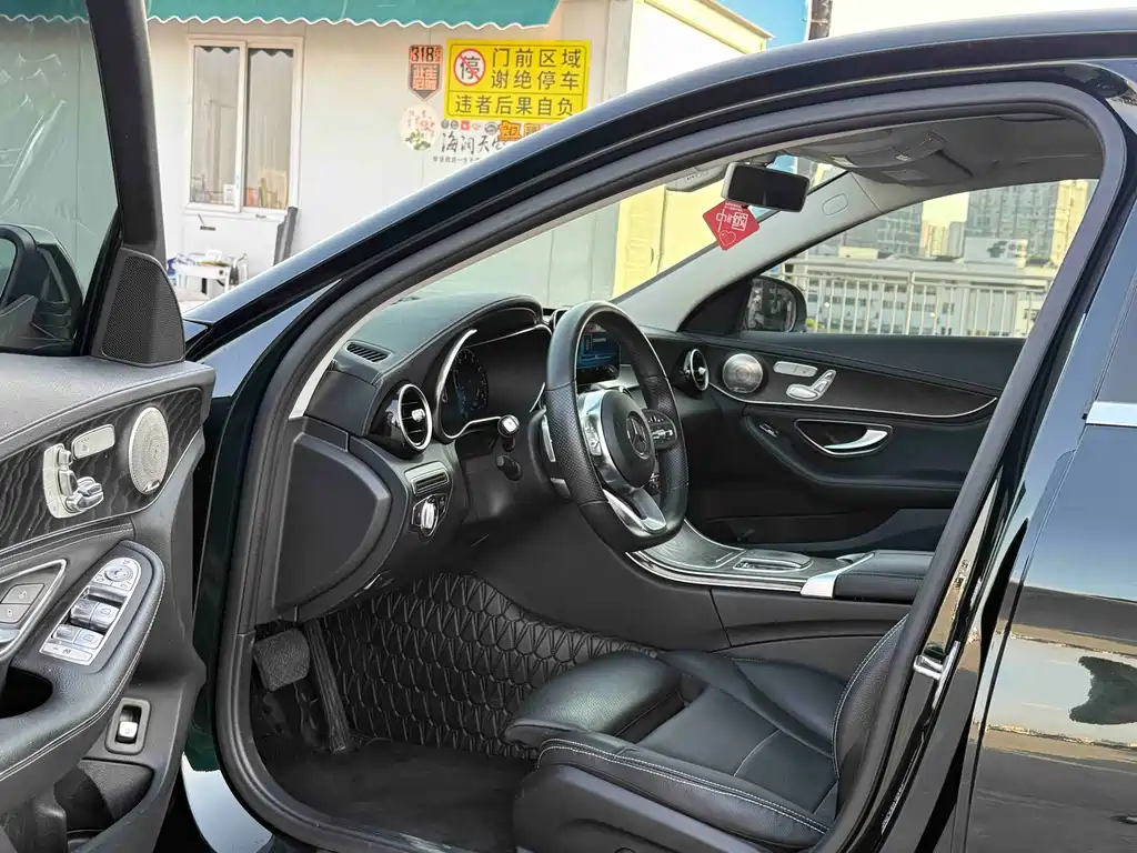Mercedes-Benz C-Class — миниатюра 6