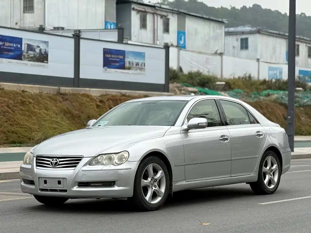 Toyota Reiz 2010