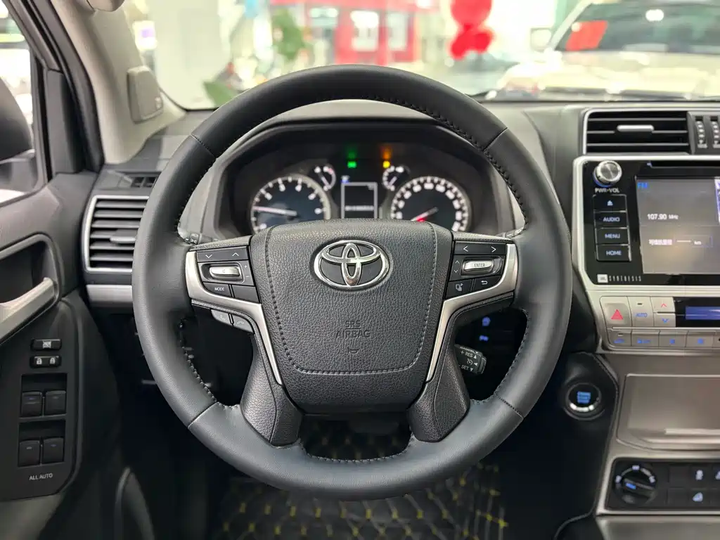TOYOTA PRADO