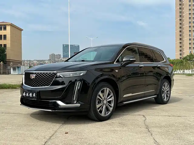 CADILLAC  XT6
