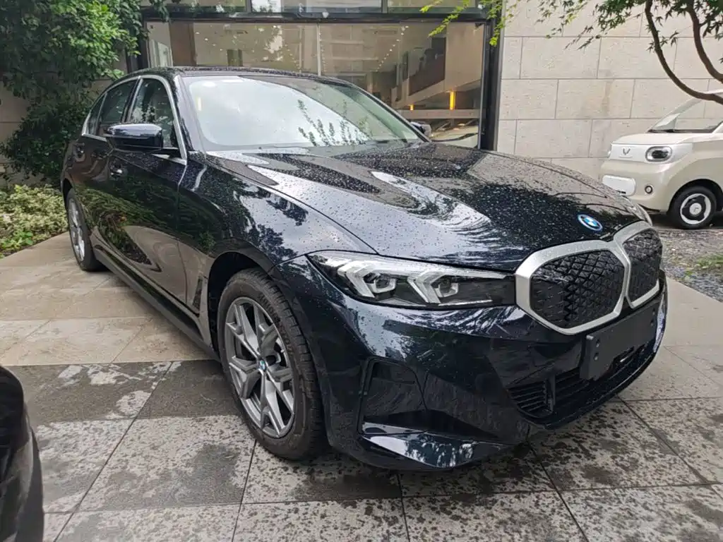 BMW i3 2026 eDrive 35 L