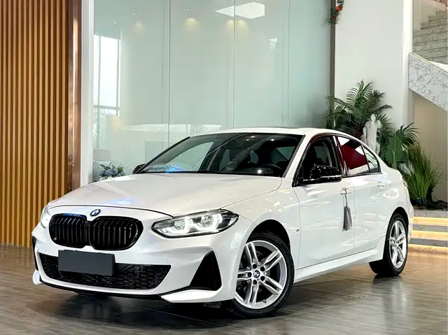 BMW 1 SERIES