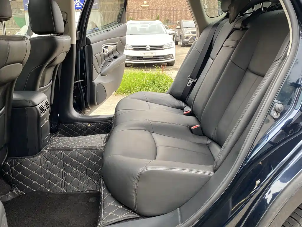 Infiniti Q70 — миниатюра 5