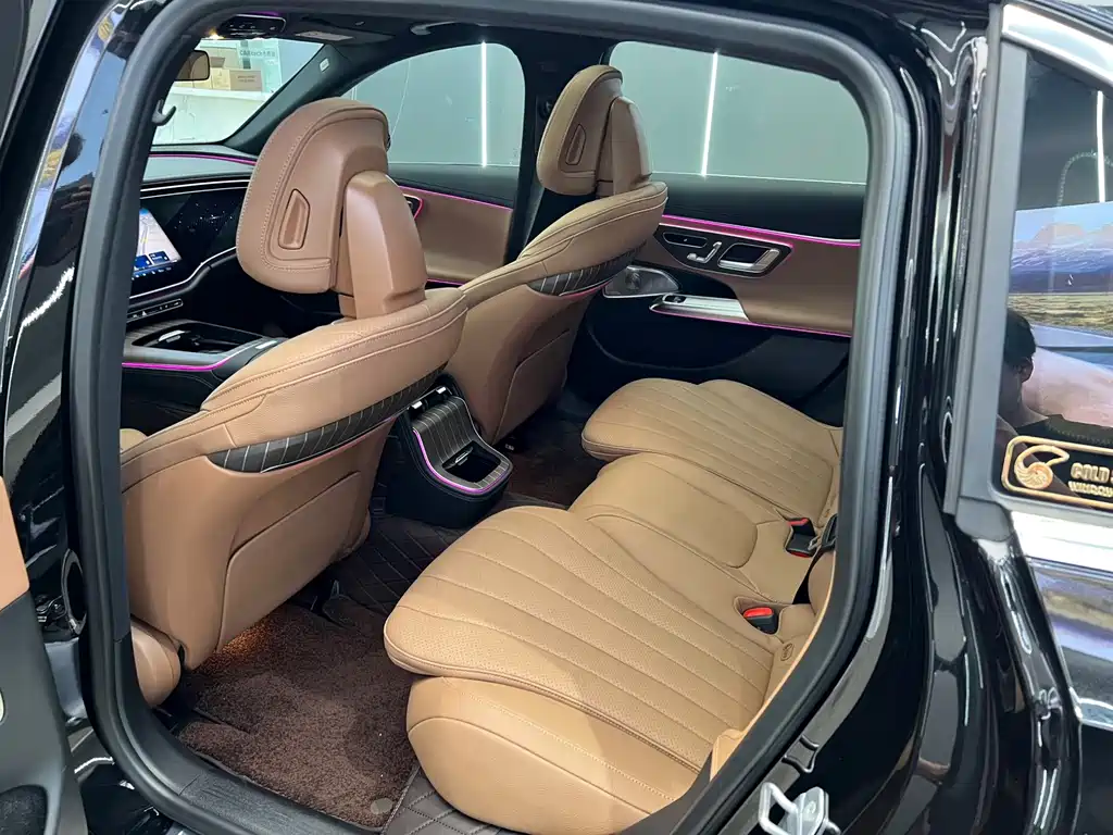 Mercedes-Benz E-Class — миниатюра 7