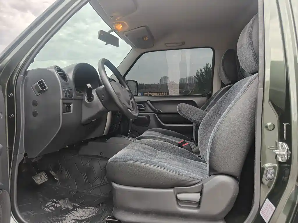 Suzuki Jimny — миниатюра 4