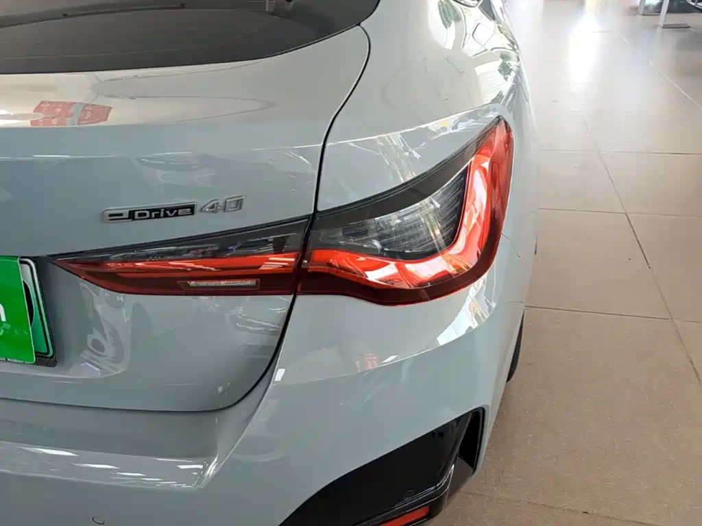 BMW i4 — миниатюра 8