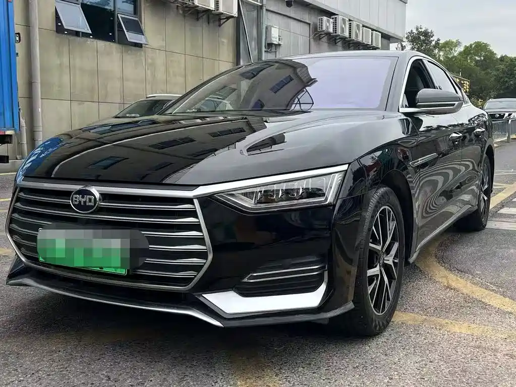 BYD E9