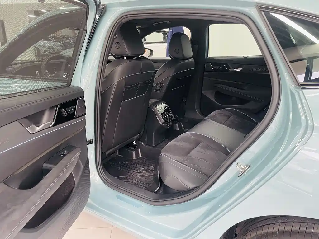 Volkswagen Passat 2025 Pro 380TSI