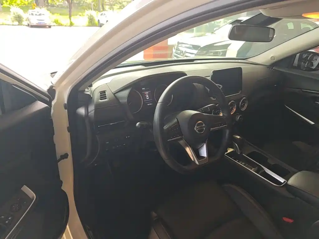 Nissan Sylphy 2021 1.6L XL CVT Enjoy