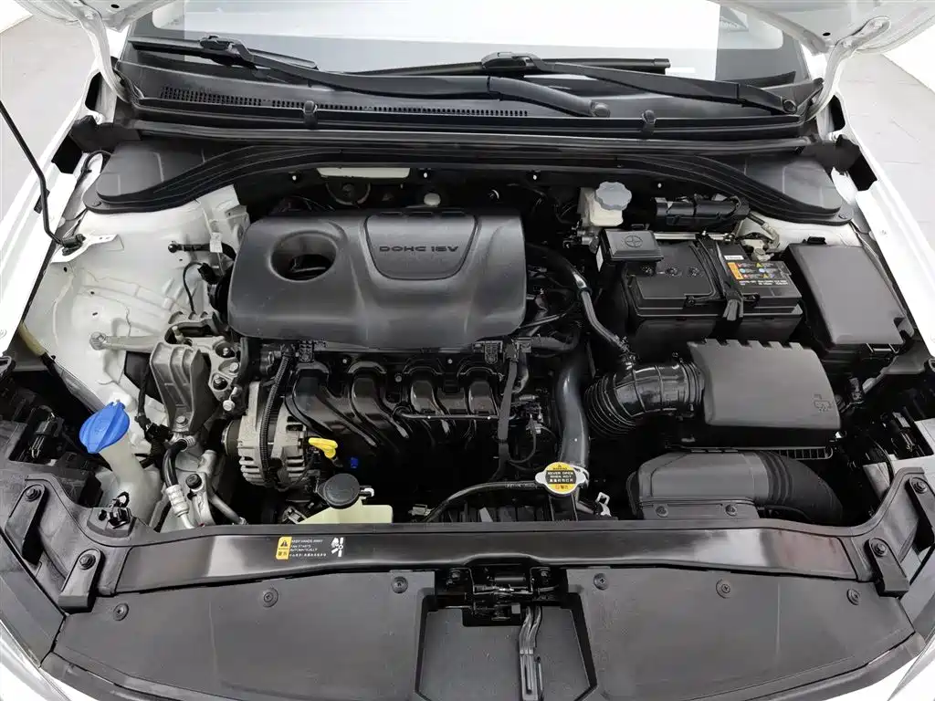 Hyundai Elantra 2016 1.6L MT
