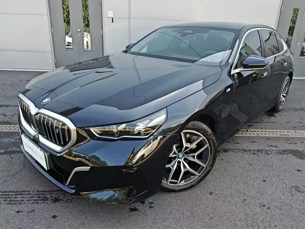 BMW i5