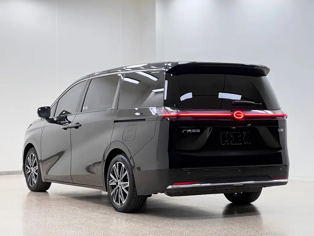 GAC Motor Trumpchi E8 PHEV — миниатюра 4