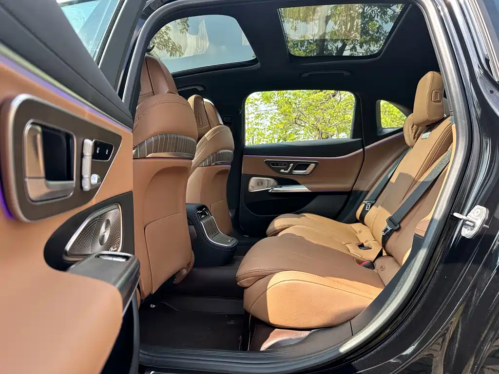 Mercedes-Benz E-Class — миниатюра 8