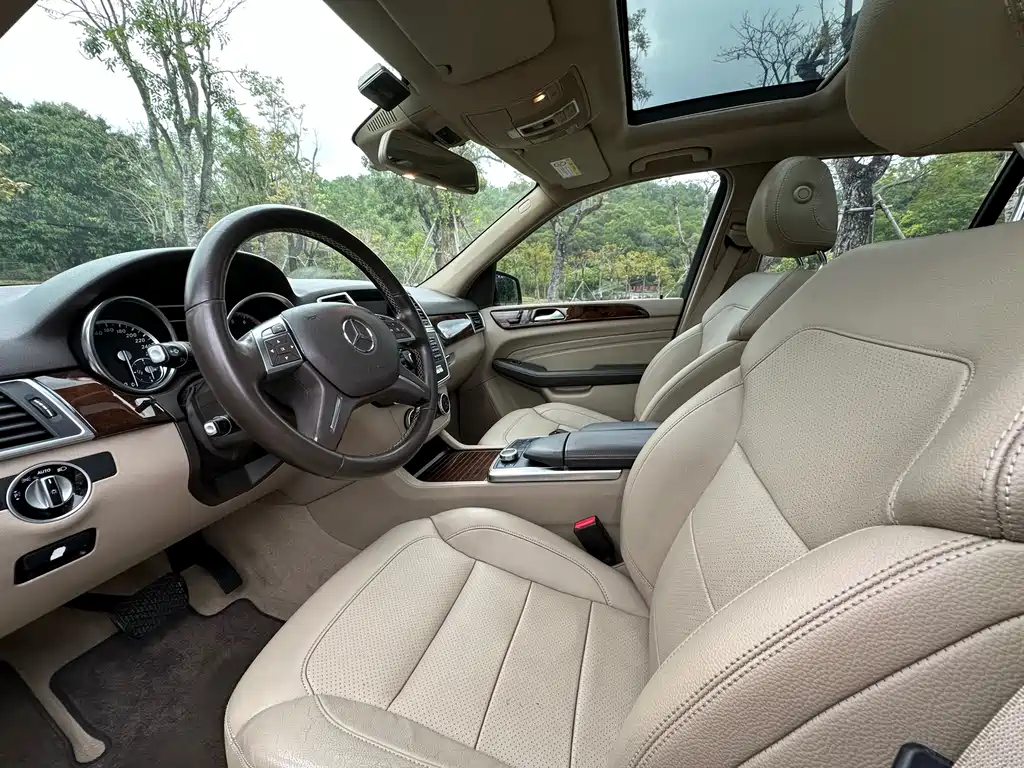 Mercedes-Benz M-Class — миниатюра 4