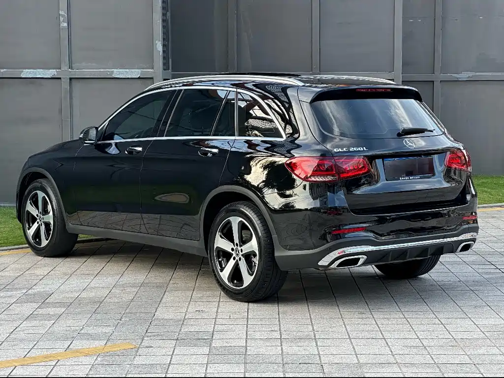 MERCEDES-BENZ GLC