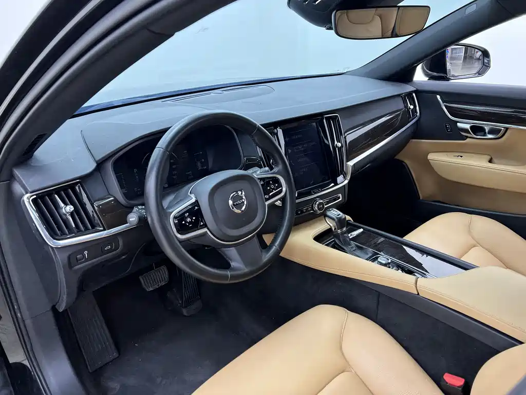 Volvo S90 2018 T4