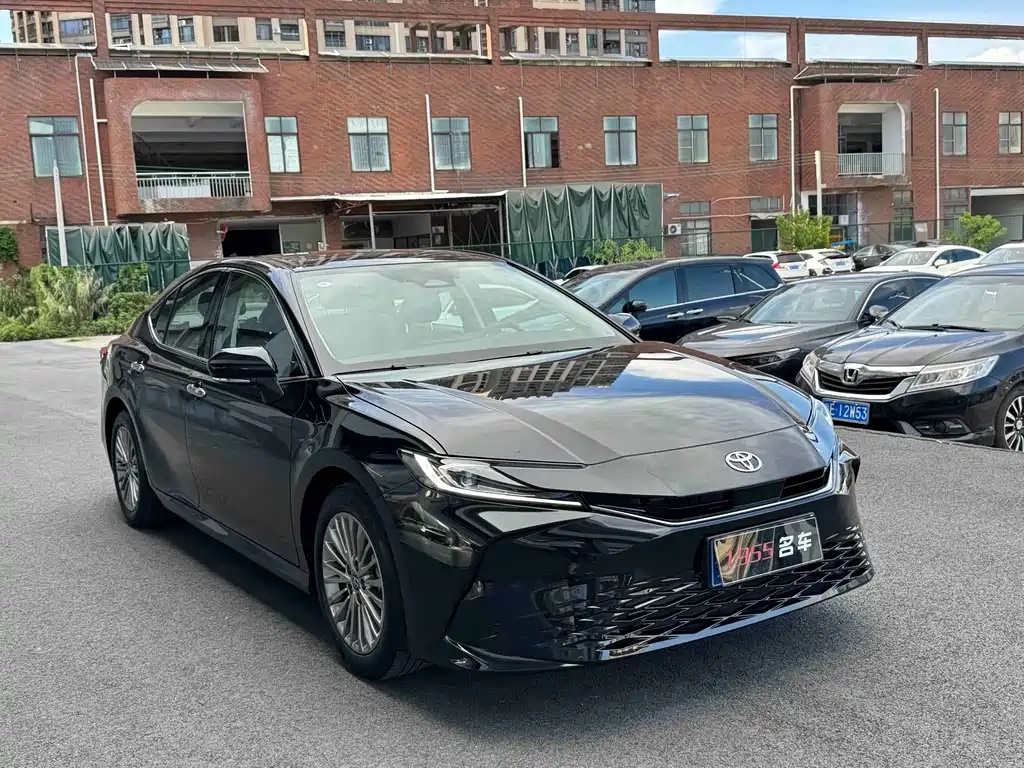 Toyota Camry 2024 2.0GVP Luxury