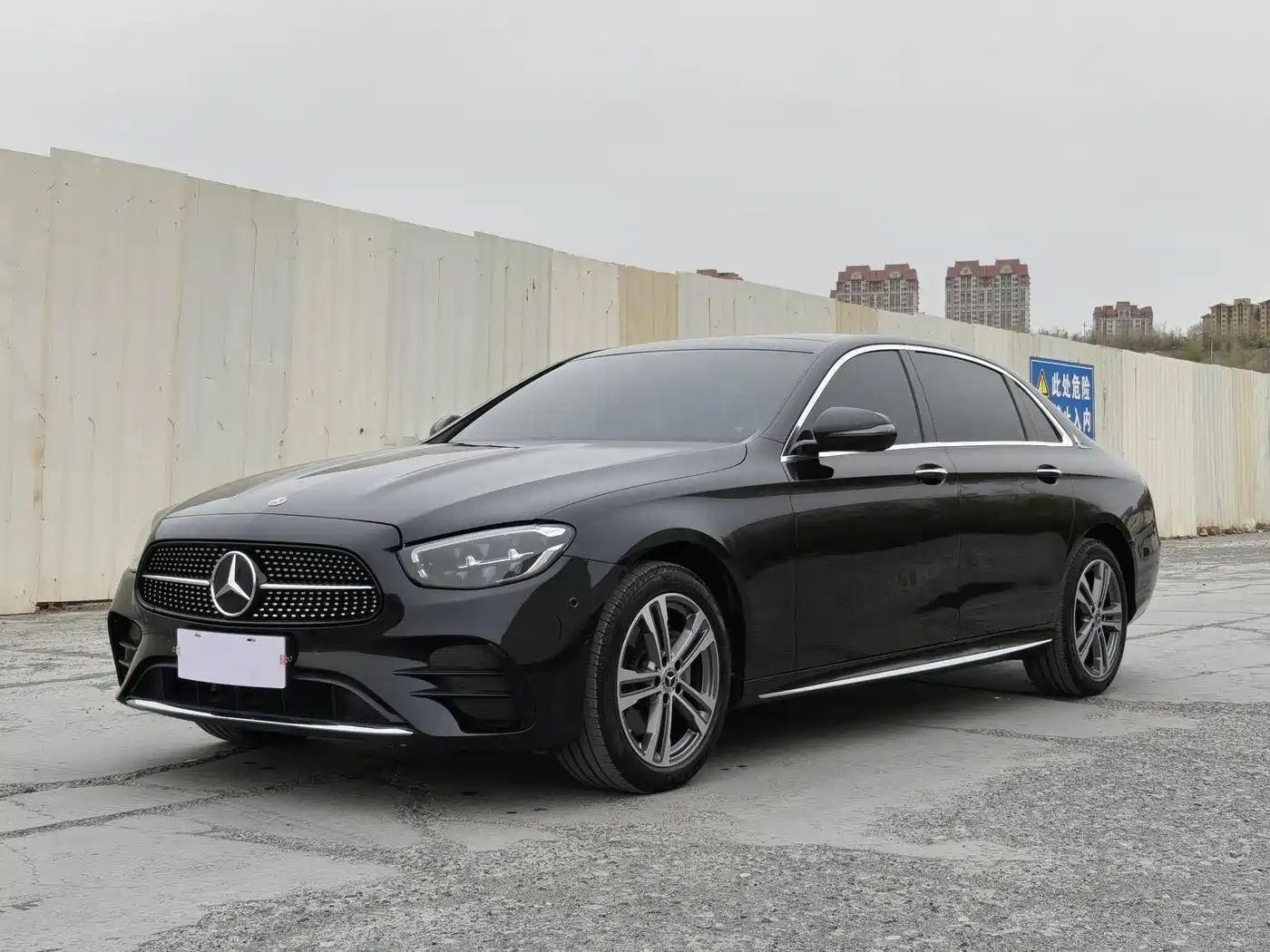 奔驰E级 2022款 E 260 L 运动型 4MATIC 2022