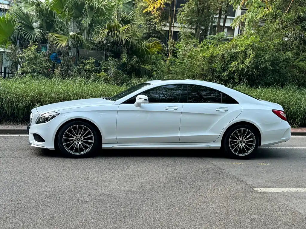 MERCEDES-BENZ CLS