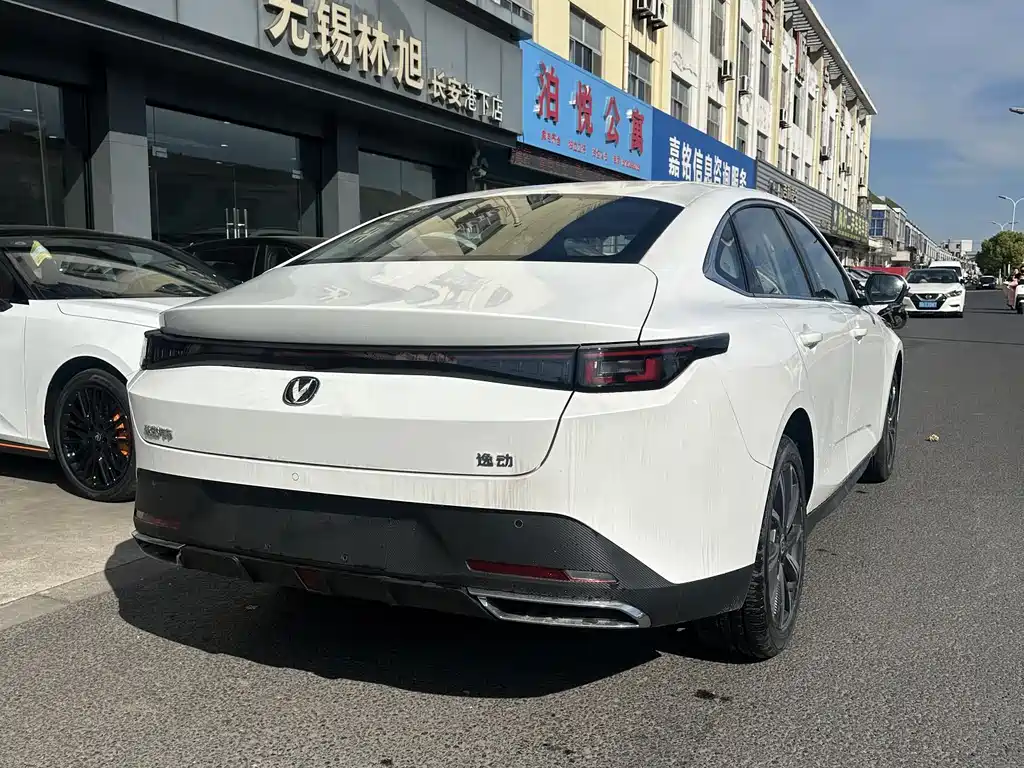 Changan Eado 2025 1.5T 500Bar Luxury