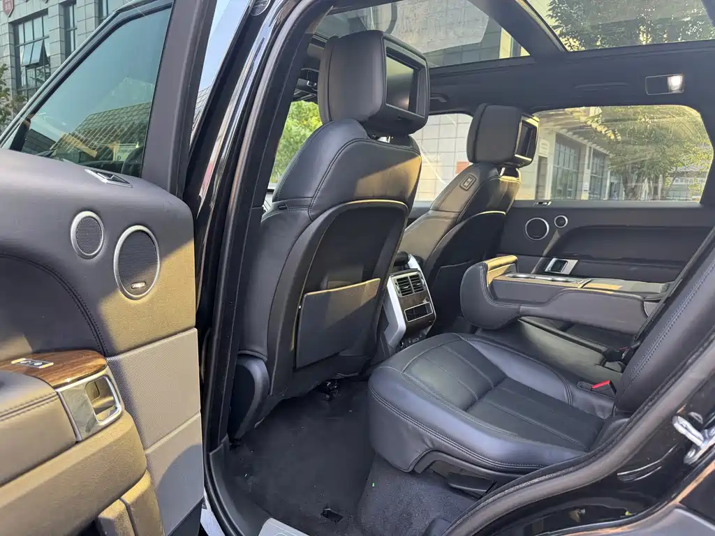 Land Rover Sport PHEV — миниатюра 10