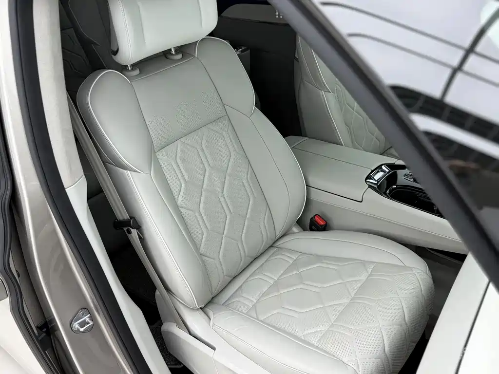 Volvo EM90 — миниатюра 25