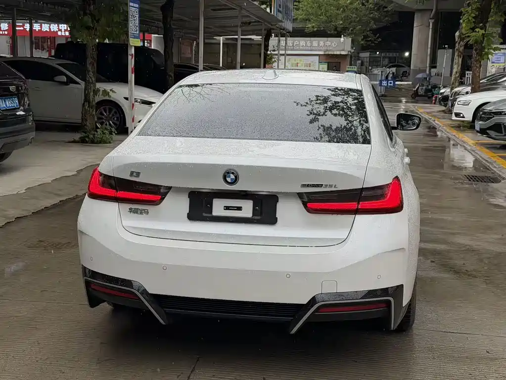 BMW i3 2024 eDrive 35 L